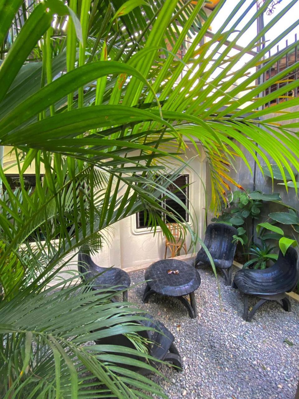 Mojo Hostel Puerto Princesa Exterior photo